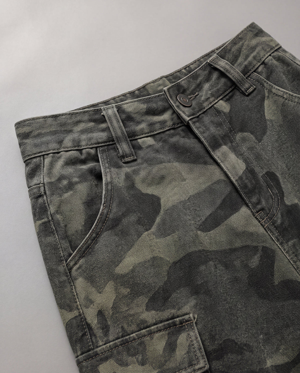 Camo Cargo Wide-Leg Jeans — Camo, waistband detail