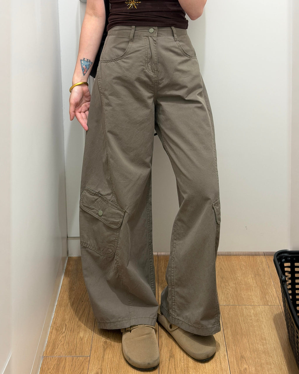 Washed Barrel-Leg Cargo Pants in Gray Green — front