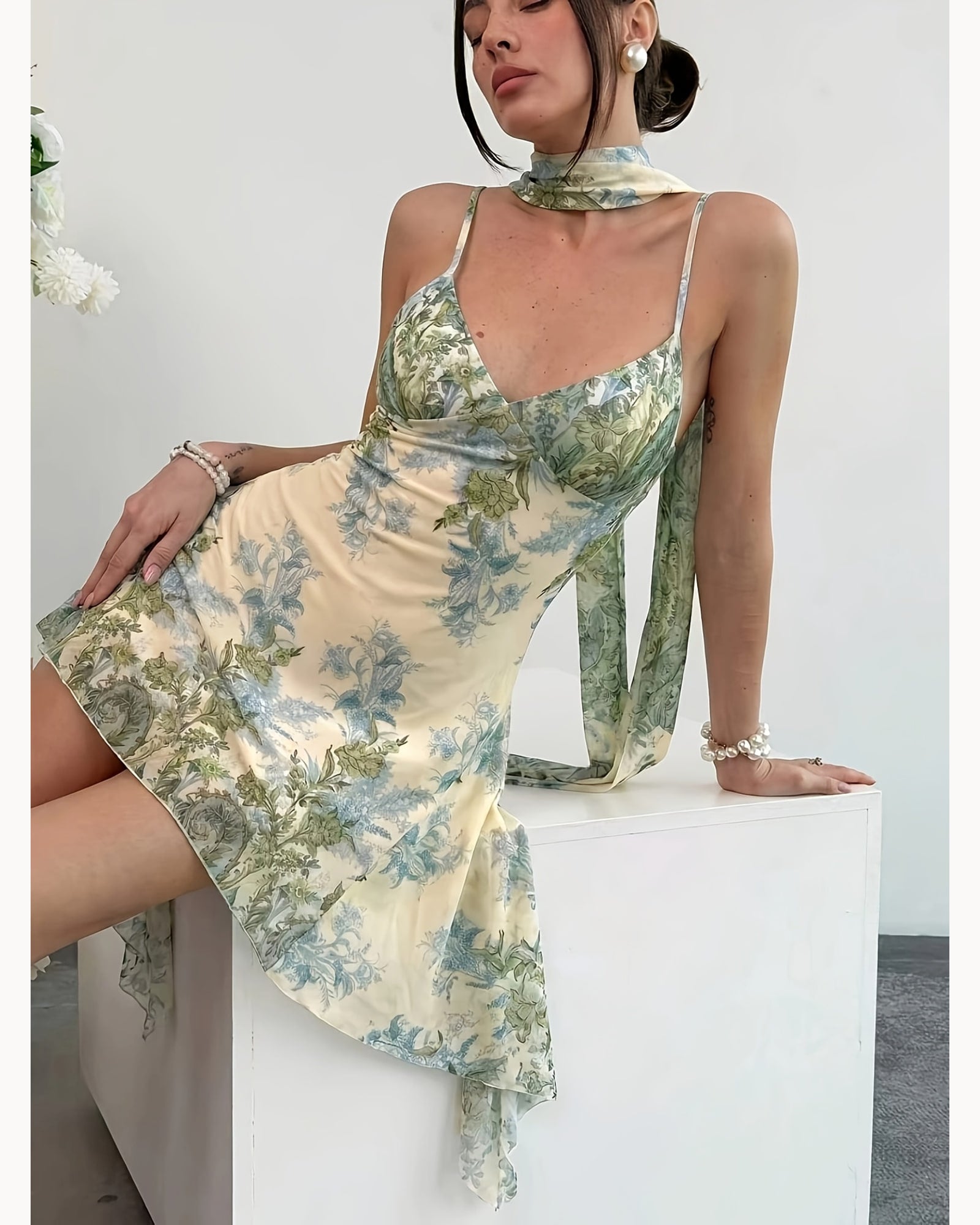 Print Printed Tie-Strap Mini Dress – detail view